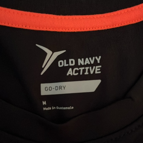 Old Navy Active Go-Dry Running Shirt Size M - Picture 4 of 4